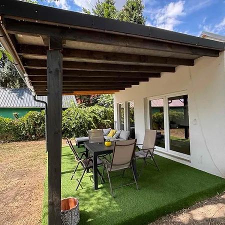 Startbalaton Apartmanhaz بيت للعطل *